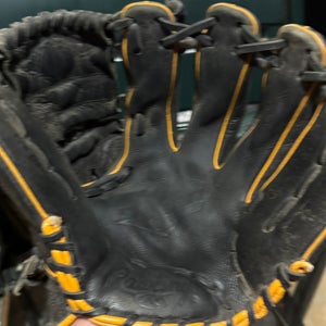 Rawlings Gamer Series RH Baseball Glove 12" (Used)
