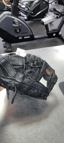 Used Easton 12.5 BB/SB Glove RH Throw Black 12 1/2" 11497-C000153995