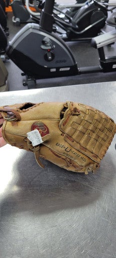 Used Rawlings FASTBACK BB/SB Glove RH Throw Brown 12 1/2" 11497-C000153996