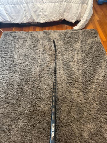 Intermediate Extra Lite Right Handed Hockey Stick P92M 65 Flex Pro Stock (New)