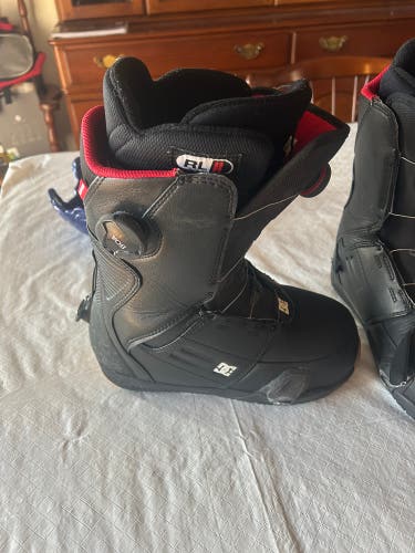 Size M 8.5 (W 9.5) DC Snowboard Boots (Used)