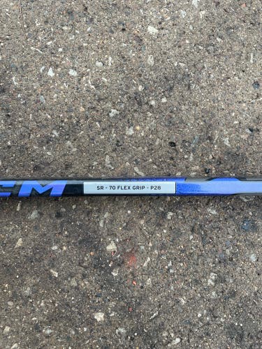 *Broken* Senior CCM Ribcor Trigger 10 Pro Left Hand Hockey Stick P28 70 Flex (Used)