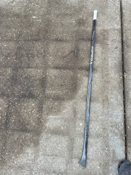 *broken* Senior Bauer Vapor FlyLite Right Handed Hockey Stick P92M 87 Flex Pro Stock (Used)