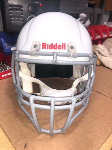 USED RIDDELL SPEED ADULT HELMET - MEDIUM - METALLIC WHITE