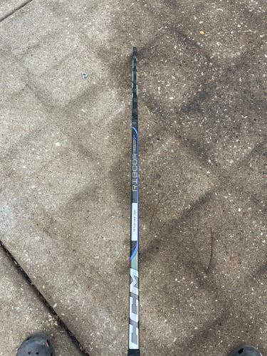 *Broken* Intermediate CCM Ribcor Trigger 9 Pro Left Hand Hockey Stick P29 55 Flex (Used)