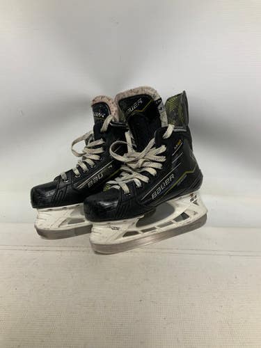 Used Bauer SUPREME M40 Junior Hockey Skate Black Junior 04 11823-S000036069