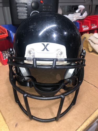 USED XENITH X2E+ YOUTH FOOTBALL HELMET - LARGE - BLACK