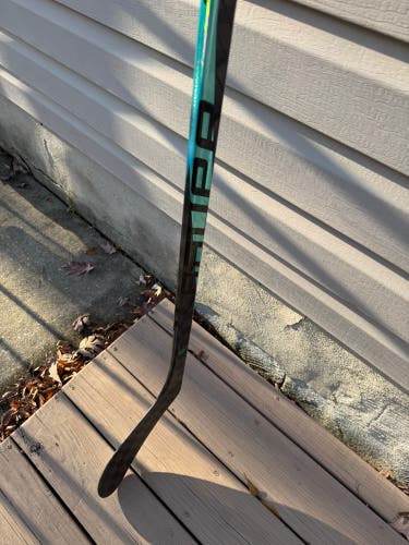 * REAL*Senior Bauer Pulse Right Handed Hockey Stick P28 65 Flex (New)
