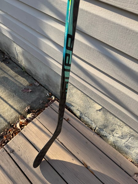 * REAL*Senior Bauer Pulse Right Handed Hockey Stick P28 65 Flex (New)