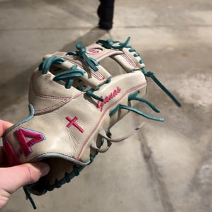 2024 44 Pro Signature Series RH Infield Baseball Glove 11.5" (Used)