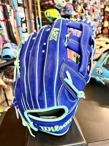 BROKEN IN | Wilson Winter 2025 A2K JS22 Juan Soto Game Model 12.75" Outfield Baseball Glove | RHT