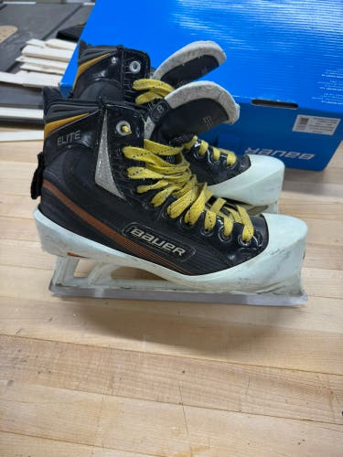 2012 Bauer Elite Hockey Goalie Skates Extra Wide Width 8 (Used)