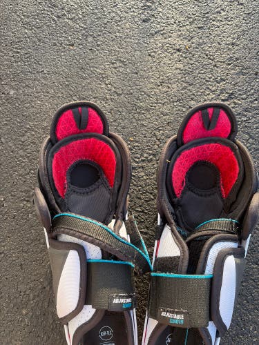 Junior CCM JetSpeed FT6 11" Shin Pads (Used)