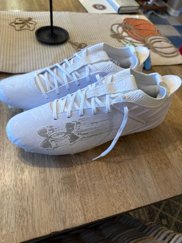 White Men's Size M 11.0 (W 12.0) Adult Under Armour Blur (New)