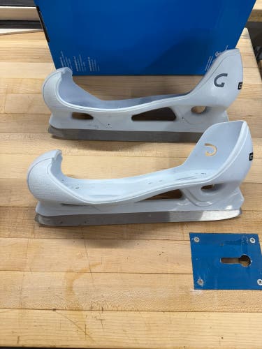 2014 Graf G9035 Hockey Goalie Skates Regular Width 8.5 (Used)