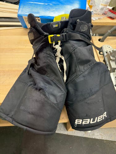 Men's Junior Large Bauer Supreme 3S Pro Hockey Pants (Used)