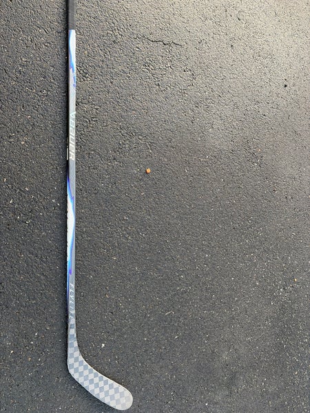 Junior Bauer Vapor FlyLite Left Hand Hockey Stick P28 30 Flex (Used)