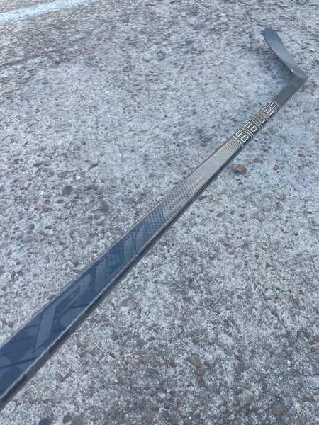 BAUER Used Pulse Pro Stock Hockey Stick Grip P28 77 Flex Left 5672
