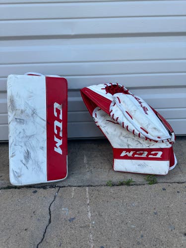 Red Intermediate CCM Retro Flex 550 Goalie Gloves & Blockers Regular (Used)