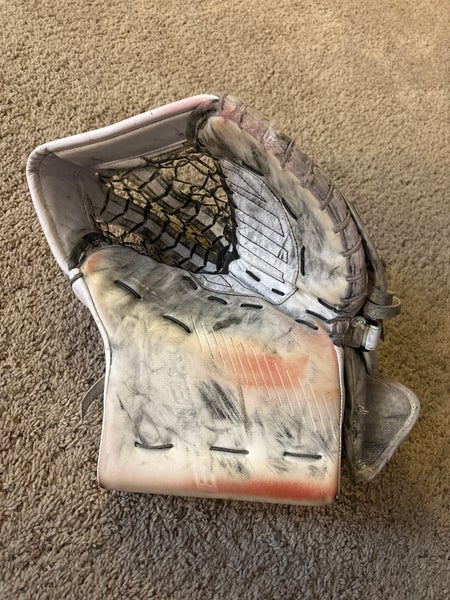 Used Bauer Supreme Ultrasonic Goalie Glove