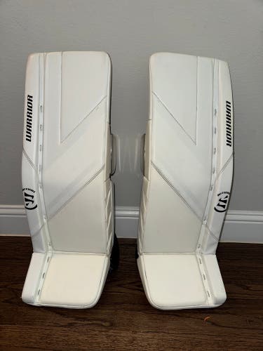 30" Warrior Ritual G6 E+ Goalie Leg Pads, Junior