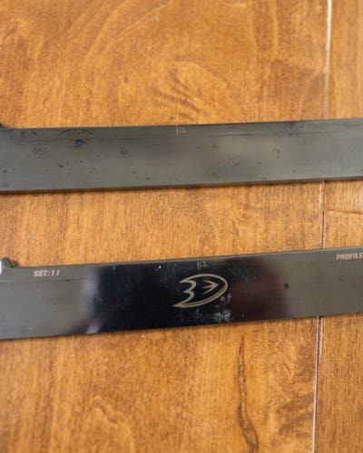 NHL Pro Stock Used Bauer 280 mm LS Pulse Ti Edge Skate Steel