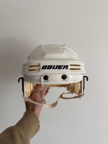 Medium Bauer 3000/4500 Helmet (Used)