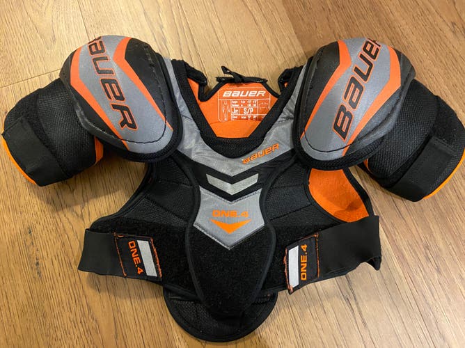 Small Junior Bauer Supreme One.4 Shoulder Pads (Used)