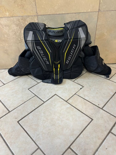 Medium Bauer Supreme s29 Goalie Chest Protector (Used)