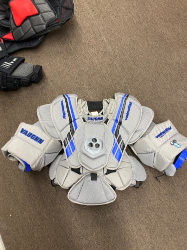 INT Small Vaughn Velocity VE8 Int Goalie Chest Protector