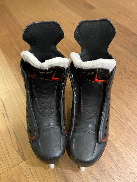 2017 CCM JetSpeed FT370 Hockey Skates Regular Width Size 2.5 (Used)