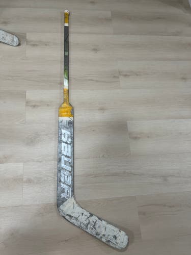 Intermediate Bauer Hyperlite 2 Regular Goalie Stick 23" Paddle (Used)