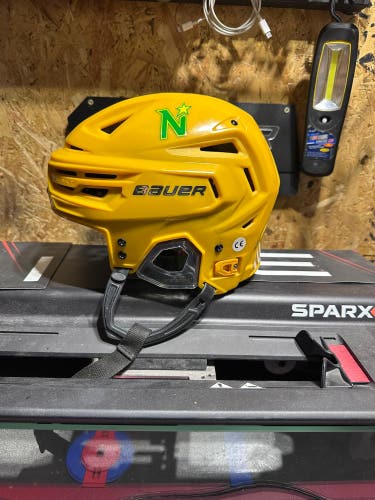 Small Bauer Re-Akt 150 Helmet (Used)