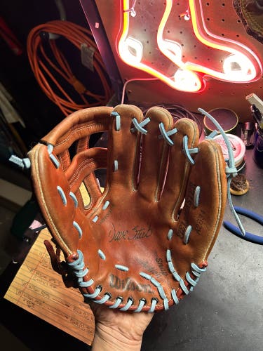 Wilson RH Baseball Glove 11" (Used)