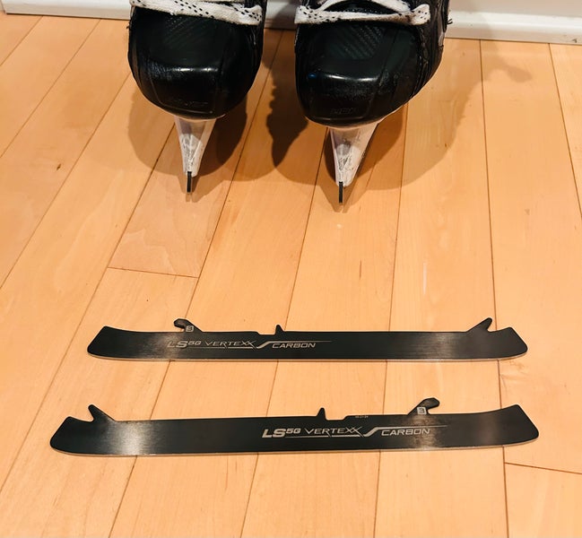 Bauer Elite Hockey Goalie Skates Extra Size 3 (Used). EE. With extra blades.