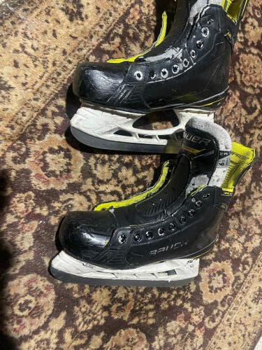 2022 Bauer Supreme M4 Hockey Skates Regular Width 6.5 (Used)