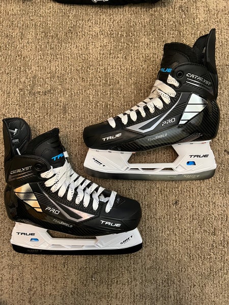 True Catalyst Pro Hockey Skates Regular Width Pro Stock 8 (Used)