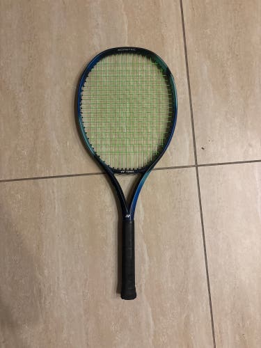 Adult YONEX Ezone 100 Tennis Racquet (Used)