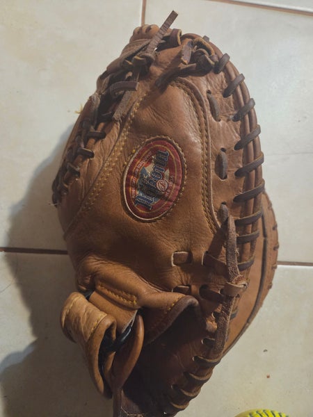 RH Nokona CM 275 Catcher's Softball Glove 33" (Used)