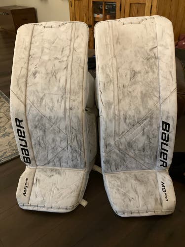 XS Bauer Supreme M5 Pro Goalie Leg Pads (Used)