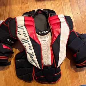 Medium CCM EFlex 5.9 Goalie Chest Protector (Used)