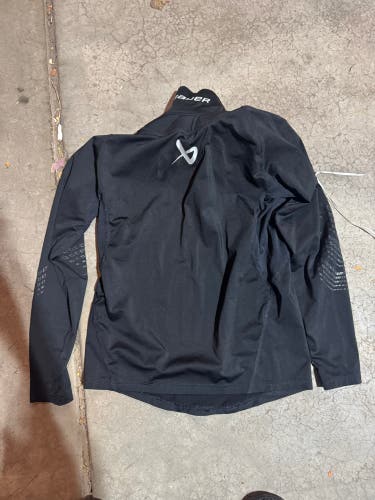 Youth Bauer (Used) neck guard shirt