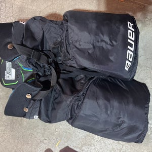 Junior Large Bauer Hockey Pants (Used)
