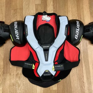 XL Senior Bauer Vapor Hyperlite Shoulder Pads (Used)