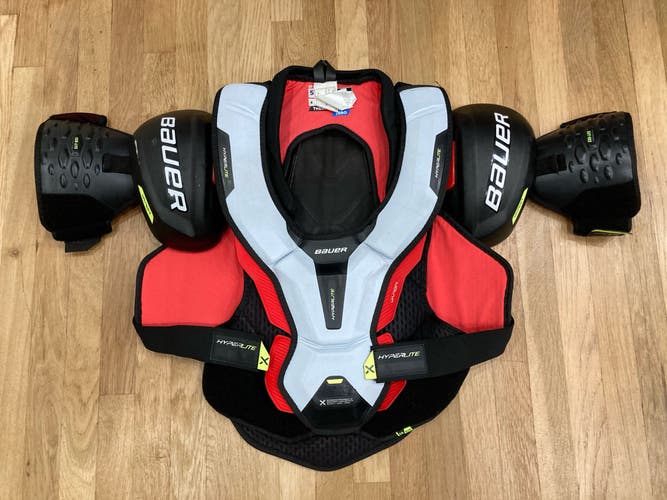 XL Senior Bauer Vapor Hyperlite Shoulder Pads (Used)