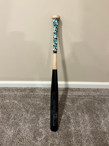 Louisville Slugger Genuine Series Wood Bat (-10) 19 oz 30" (Used)