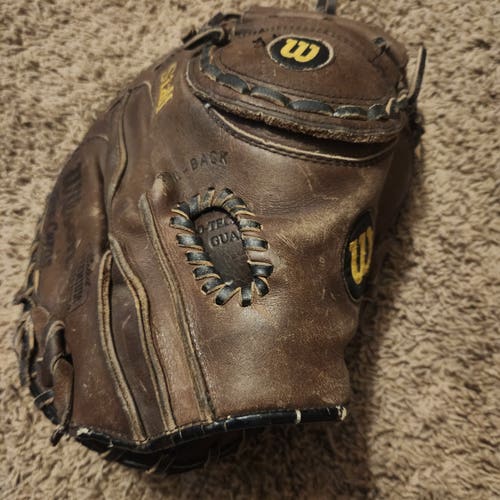 Wilson RH Catcher's Staff Series Baseball Glove 33" Pre Oiled leather/Game Ready