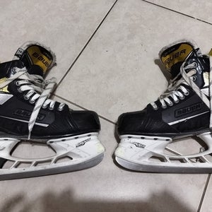 2020 Bauer Supreme S37 Hockey Skates Regular Width 7 (Used)