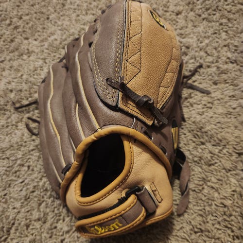 Wilson RH A440 Fastpitch Genuine Leather Softball Glove 12.5" Monsta Web, Game Ready
