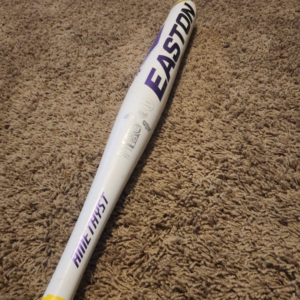 Easton Amethyst Alloy 33"/22oz Fastpitch Softball Bat.  Great Bat/ plenty of pop